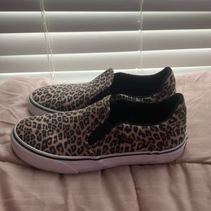 Women’s Size 7.5 Cheetah Deluxe Comfort Slip on Vans